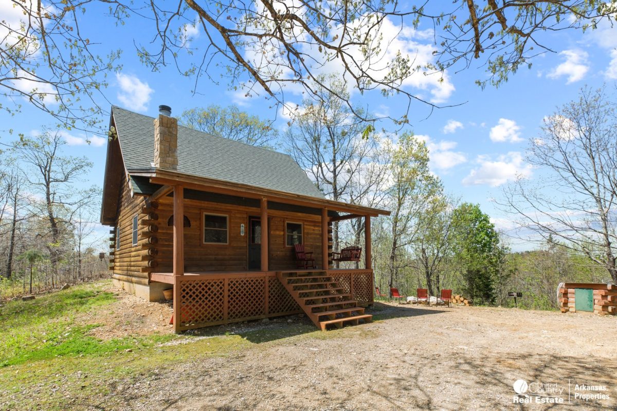 Log Cabin for Sale in Arkansas