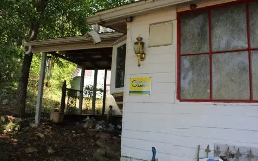Cabin in the Mo Ozark Mountains Near Noland’s Point