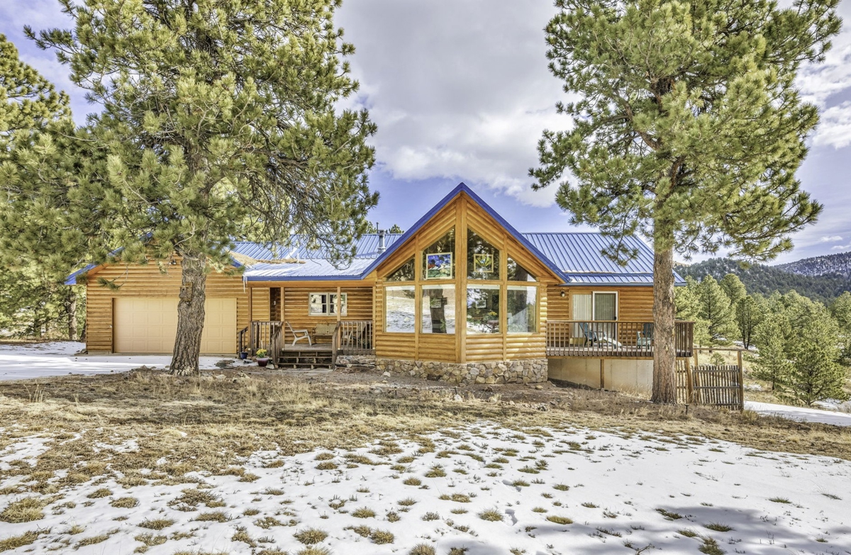 Spacious Mountain Retreat for Sale in Westcliffe, CO!