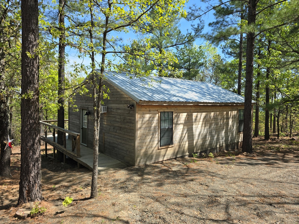 Cabin with View – Near Ouachita National Forest