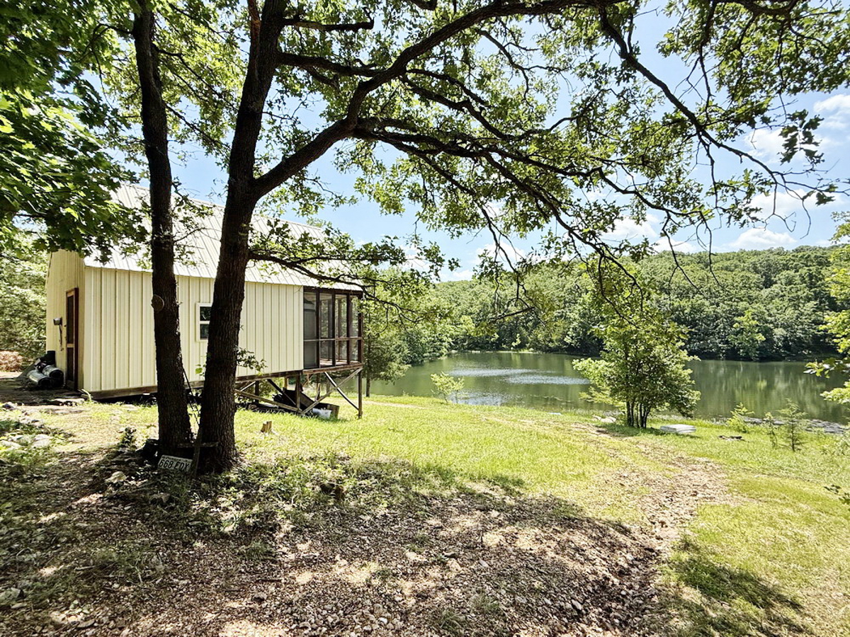 Recreational Cabin and 80 Acres for Sale in St. Clair County MO