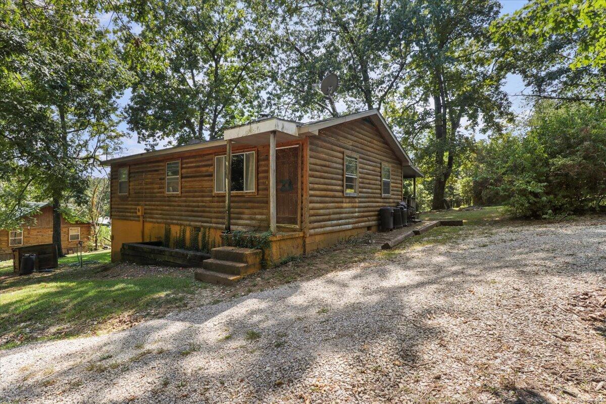 Income Producing Cabin in Alton, MO