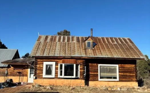 Cabin for Sale in Gallina