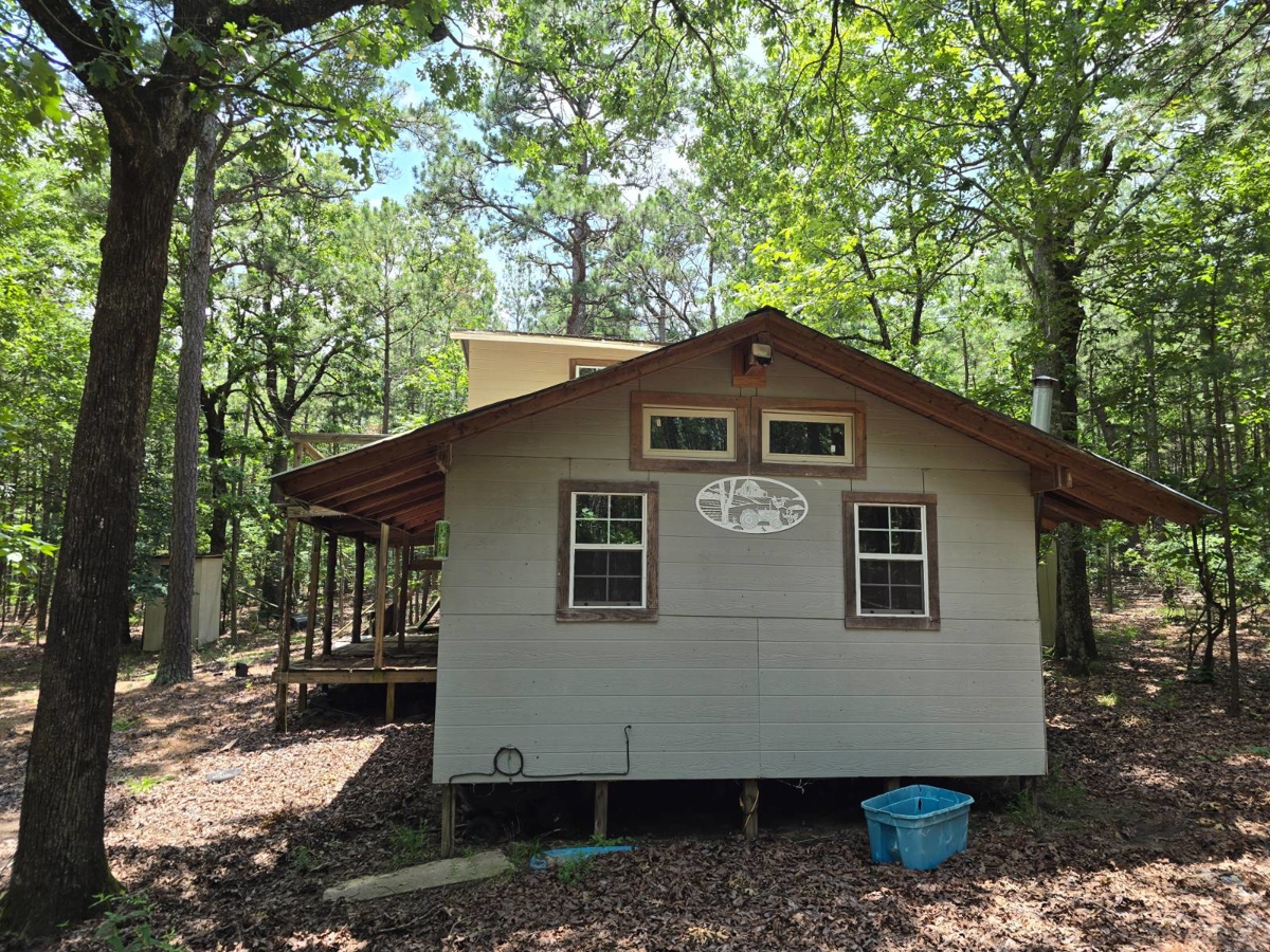 Cabin with Acreage for Sale in Clayton, Oklahoma