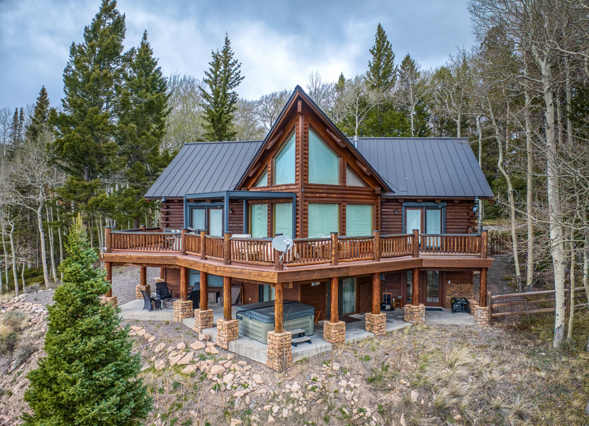 Luxury Custom Log Cabin for Sale in Arrowhead Subdivision