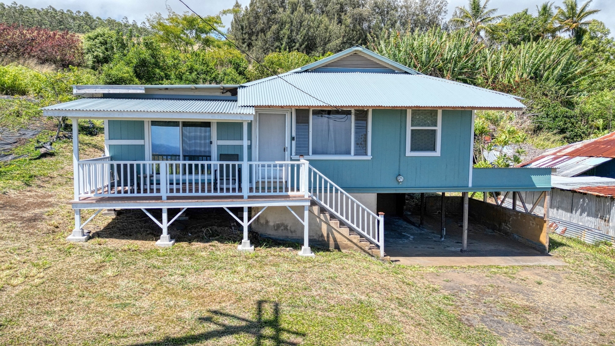 3 BR Honokaa home with amazing ocean views near Waipio Valley