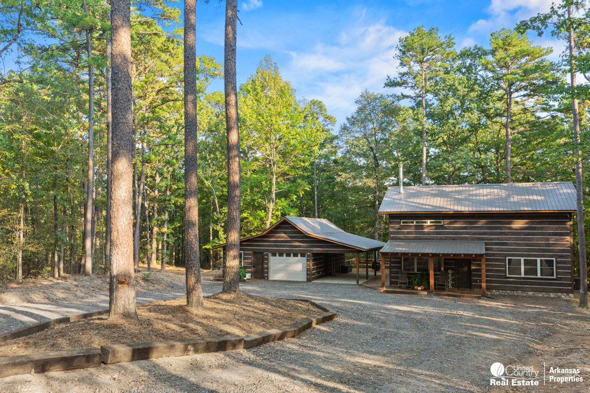 Two Custom Cabins on 5 Acres Bordering the Ouachita Natl Forest