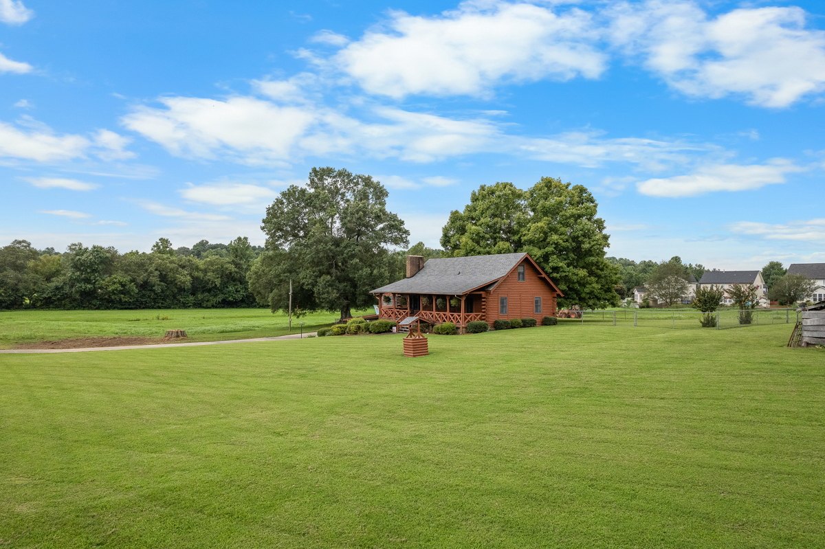 Cedar Log Cabin For Sale In Davidson County