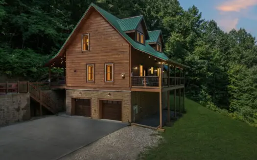 Custom Cabin with Mountain Views for Sale in Sevierville, TN
