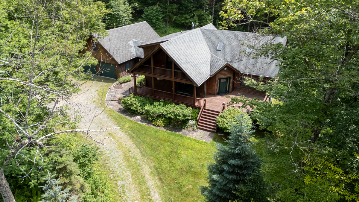 Log Home For Sale at Online Auction in Roscoe, New York