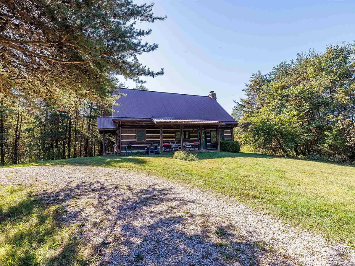 Hilltop Log Cabin Retreat Online Auction