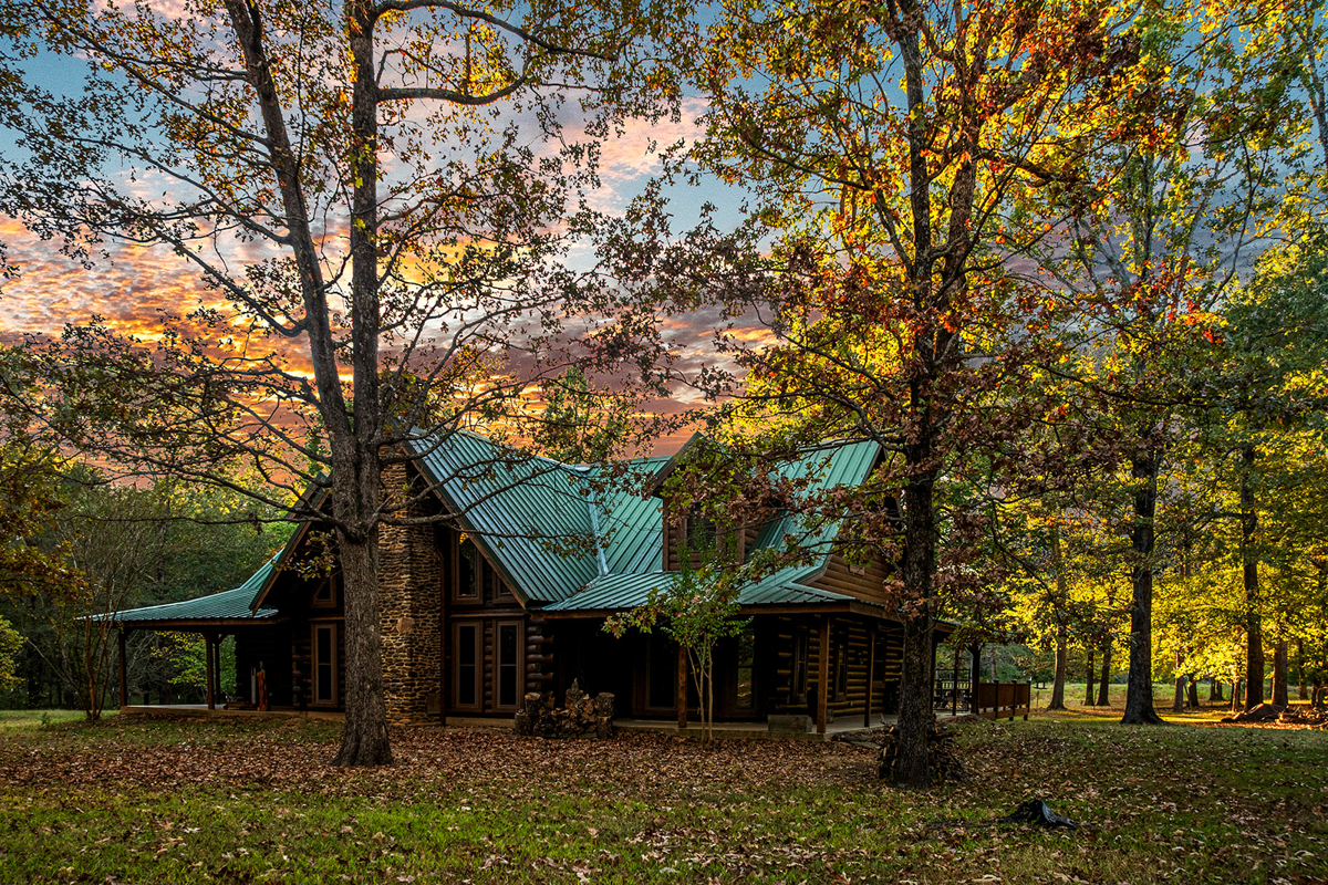 North East Texas Ranch with Log Home For Sale