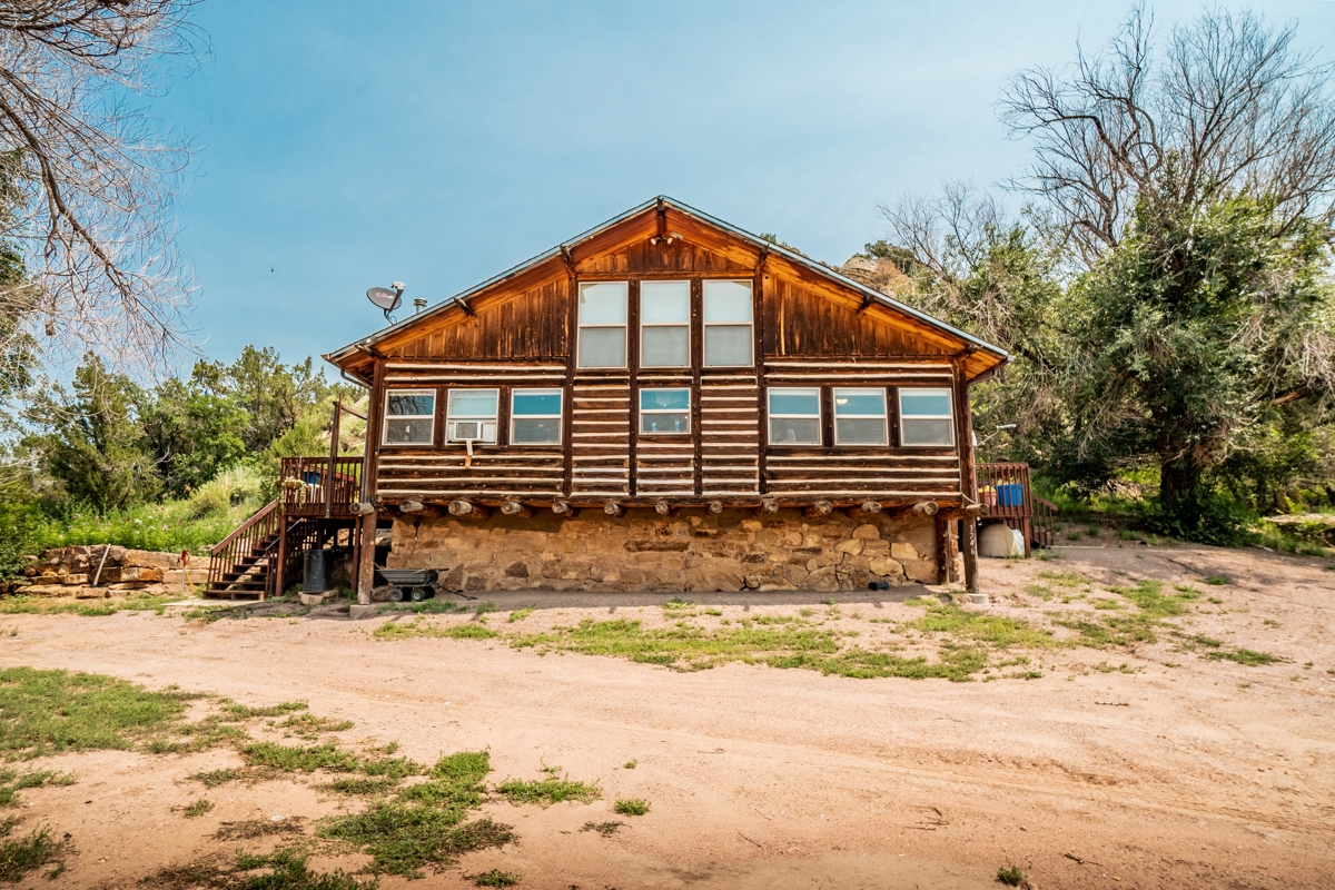 Colorado Log Home On 60 Acres With Shop Bordering Blm For 2900′