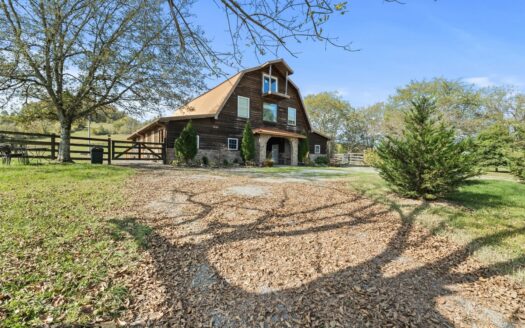 Unique Barndominium with 34 acres/near River/Horse property