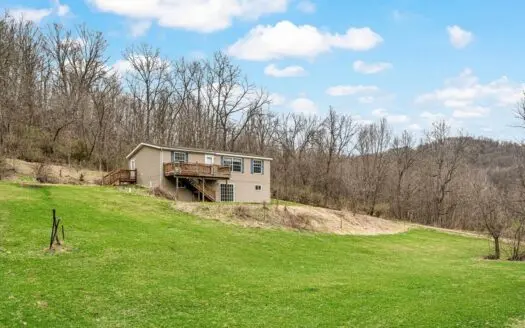 SW Wisconsin Country Home, 30.53 Wooded Acres (Driftless Region)