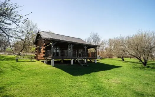 Log Cabin in SW Wisconsin Driftless Region on 10 Acres