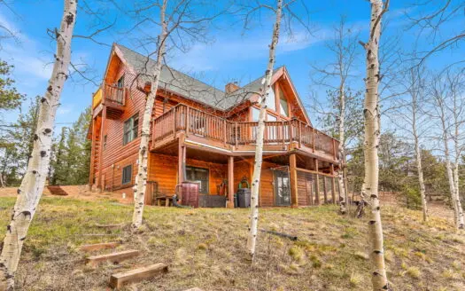 Stunning Log Cabin for Sale in Florissant, Colorado | on 4.16 Ac