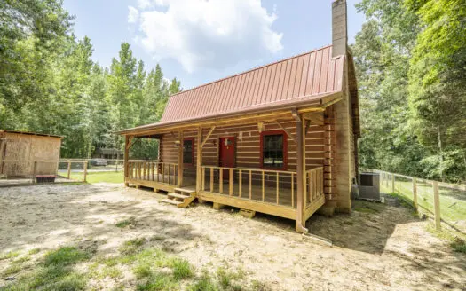 Log Cabin-Style Home for Sale in Big Sandy, TN Near Kentucky Lake