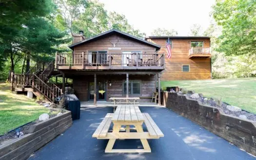 150+/- Acre Juneau County Hunting & Recreational Estate Home