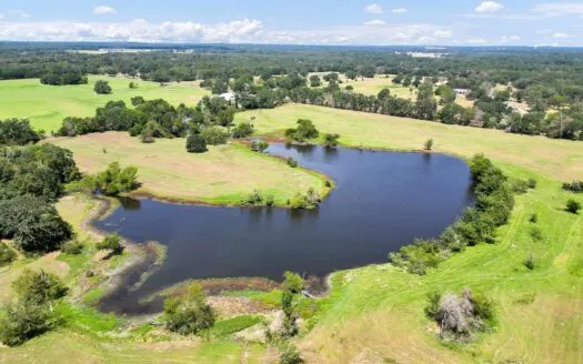 Kaufman TX Ranch Near Dallas with Unfinished Barndo
