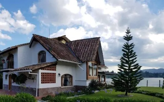 Retiro Waterfront Property