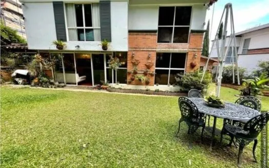 Captivating 5-Bedroom Home in Loma de los Gonzalez