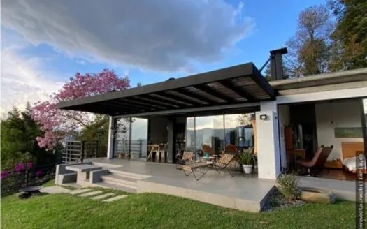 A beautiful house in Loma del Escobero- Envigado