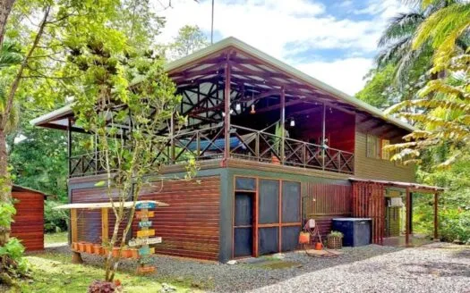 Titled BnB for Sale in Big Creek – Bocas del Toro Real Estate