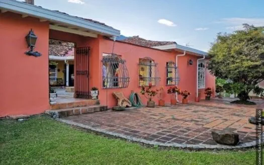 Coffee beautiful farm in Fredonia