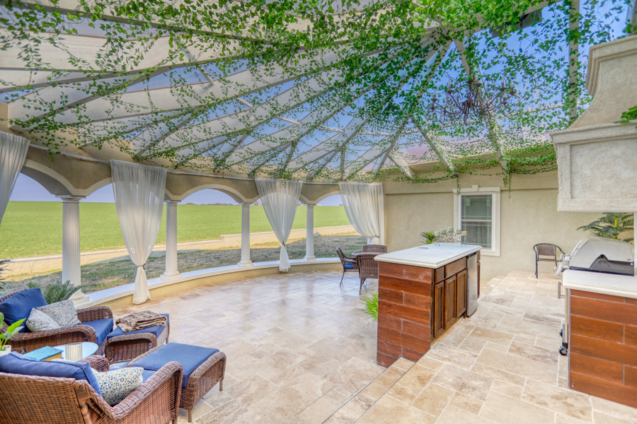 Kentucky Luxury Home Outdoor Space