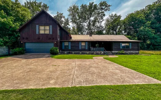 Log Cabin On The Banks Of The White River, Mountain View Arkansas