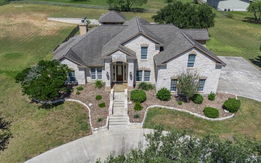 Luxury 4BR Home w/ Pool & Outdoor Kitchen on 2 Acres in Calallen