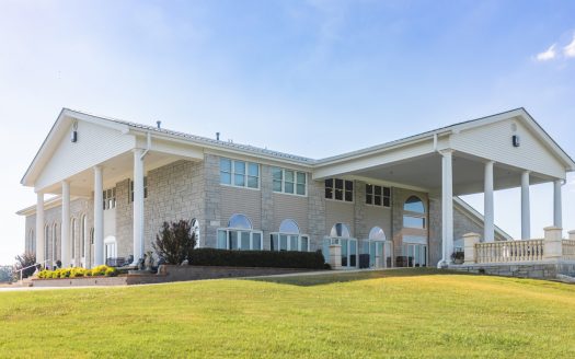 Versatile Luxury Property for Sale in North Central Arkansas