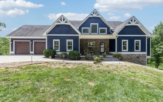 Stunning Lakefront Retreat on Watts Bar Lake in Ten Mile, TN