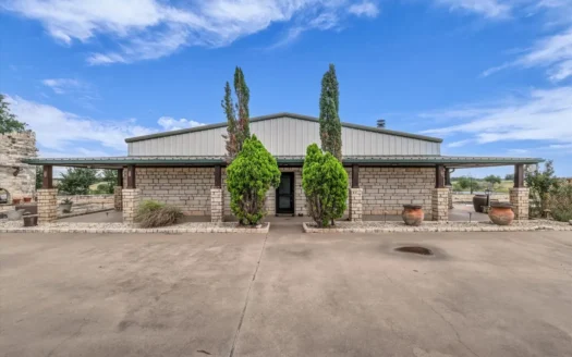 65 Acre Hilltop Ranch – 2820 Talbert Rd, China Spring, TX