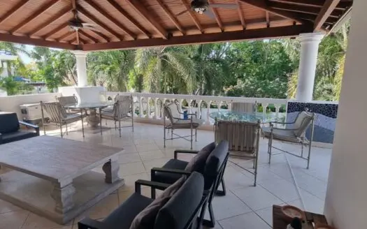 Spacious 6-Bedroom Villa with Private Pool In Playa Blanca