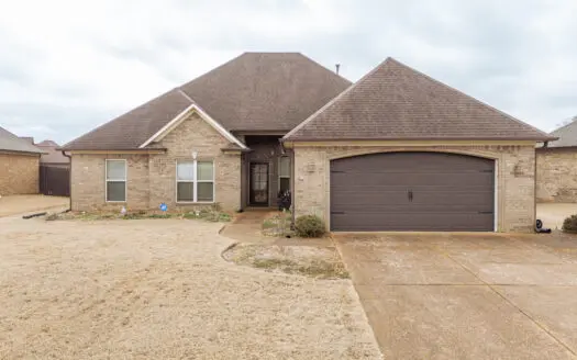 Home for Sale in a Gated Neighborhood of Jackson, TN