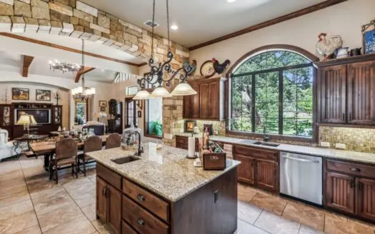 Hill country retreat just outside New Braunfels Texas!