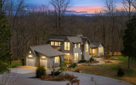 5-Acre Williamson County Home with Creek, Barn & Greenhouse