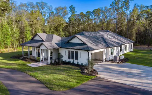 Luxury Home For Sale in High Springs, FL