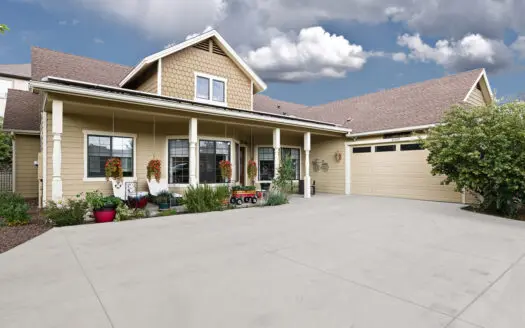 Chef’s Kitchen 3 Bedroom Home in Beautiful Prescott Lakes