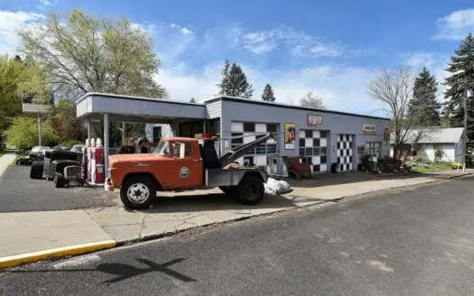 Vintage Home and Shop For Sale in Rosalia WA!