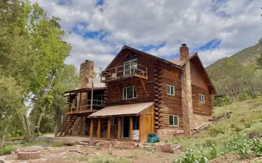 3-story craftsman log cabin for sale in Ridgway, Colorado