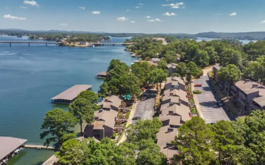 Lake front Condo on Lake Hamilton in Hot Springs AR