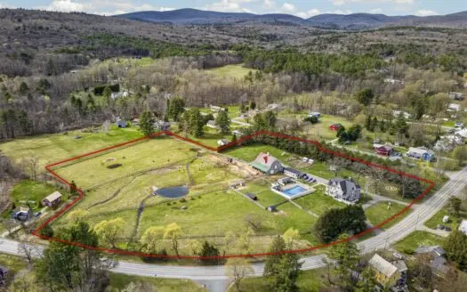 Beautiful Victorian Home with 5704 sq ft with Barn on 8.98 Acres