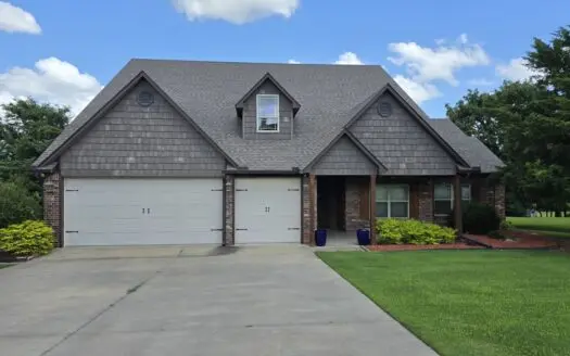 Luxury Custom Home in Wolf Mountain Golf Course Community