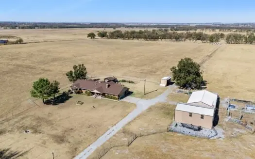 Northeast Oklahoma Ranch For Sale with Country Home