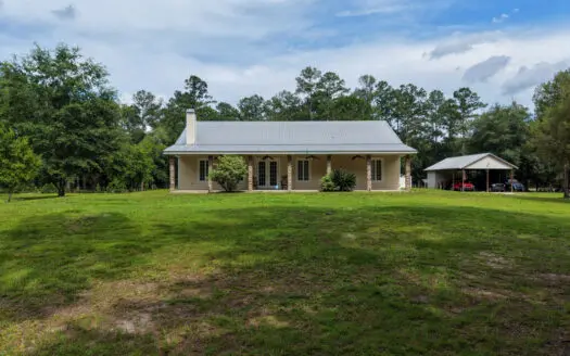 Beautiful Home on 5 Acres in O’Brien, Fl!