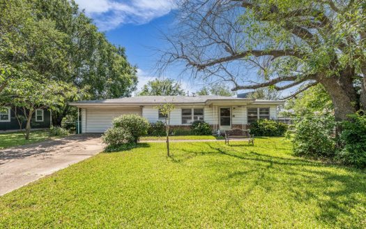 Lacy-Lakeview Texas military real estate listing photo 1