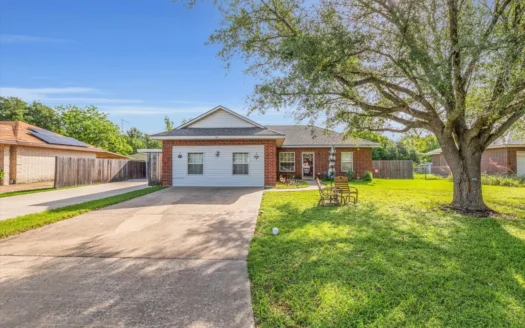Move-In Ready Home on a Spacious Lot in Waco, TX!